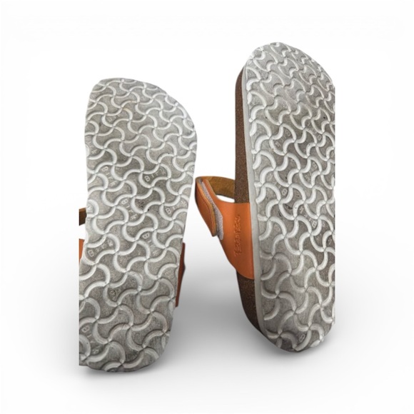 Birkenstock Tofino Sandals with flower design - Picture 2 of 4